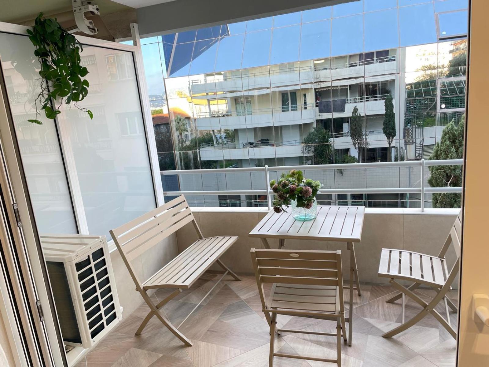 Appartamento Sur La Promenade Des Avec Vue Originale A 40 M De La Nizza